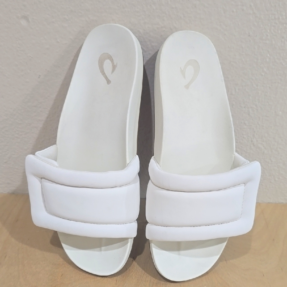OluKai White Padded Slide Sandals